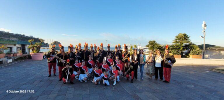 La musica unisce i territori: successo per lo scambio tra la Filarmonica e Majorettes di Lama e la Banda Città di Forio