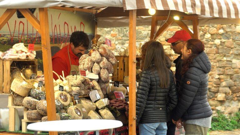È nel vivo la Festa del bosco, Montone esplode di allegria, profumi e sapori