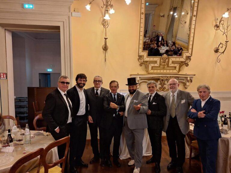 Sala degli Specchi del Circolo Tifernate Accademia degli Illuminati:   sabato 1 novembre scorso la cena a  base di tartufo  in occasione del 45 ° Salone Nazionale Bianco Pregiato