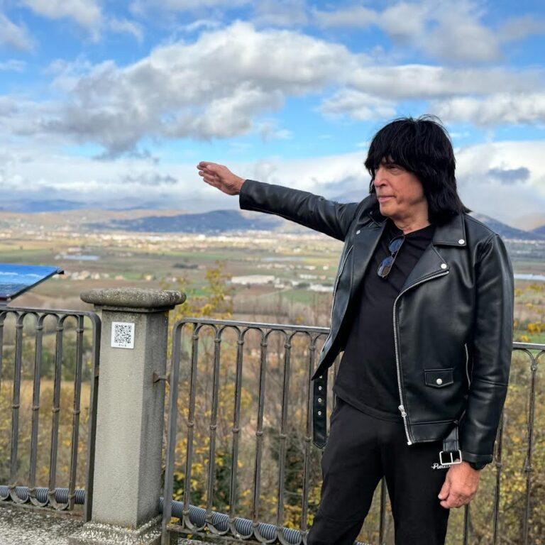 Marky Ramone tra i tesori rinascimentali: tappa speciale al Museo Civico di Sansepolcro