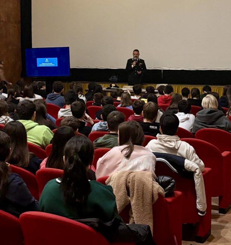 Città di Castello: i Carabinieri nelle scuole per la campagna regionale “Umbria contro ogni genere di violenza”