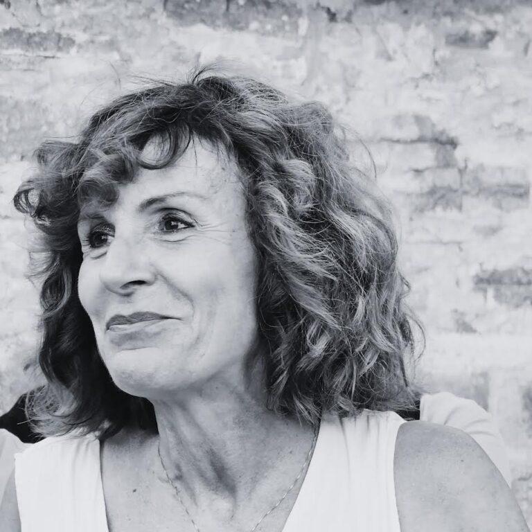 Giovedì 6 novembre ottavo appuntamento con la terza edizione del Circolo della Poesia, ospite l’autrice Claudia Fofi