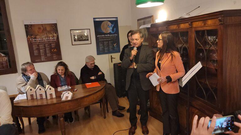 Successo per il nono appuntamento CIRCOLO DELLA POESIA con il poeta Elio Mariucci che ha presentato l’ultima sua fatica letteraria “Finestrella a ponente”