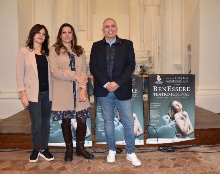 Teatro come “terapia”. Al via a Città di Castello, laboratori di “teatroterapia” per promuovere il benessere psico-fisico e relazionale, creare connessioni umane e comunitarie tra bambini, giovani, adulti e anziani