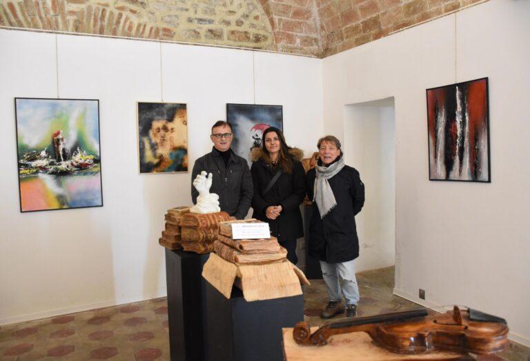 “Forma e materia”: la mostra di Riccardo Fiorucci e Carlo Paolo Granci continua fino al 7 dicembre, un’esperienza sensoriale da non perdere