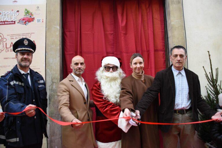 Villaggio di Natale in piazza delle Tabacchine. Città di Castello ha acceso la magia delle feste con “Natale in Città 2025”