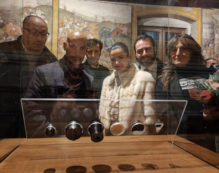 Grande partecipazione di pubblico alla Pinacoteca comunale di Città di Castello per la presentazione dei Sigilli della città