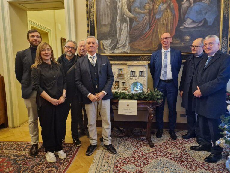 Natale – L’arcivescovo mons. Ivan Maffeis in Provincia per la benedizione del presepe