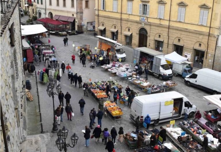 Mercato settimanale del giovedi, anticipato a mercoledi 24 dicembre e mercoledi 31