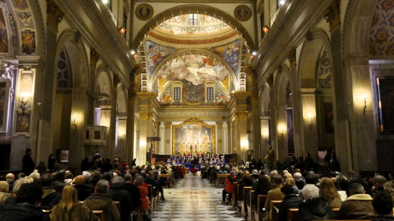 Corale “Alboni”: la cattedrale gremita abbraccia la musica della speranza
