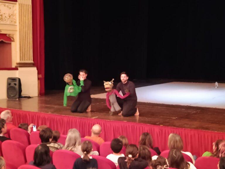 Grande successo al Teatro degli Illuminati per l’avvio delle due rassegne promosse dall’Amministrazione comunale di Città di Castello con la collaborazione delle compagnie teatrali locali