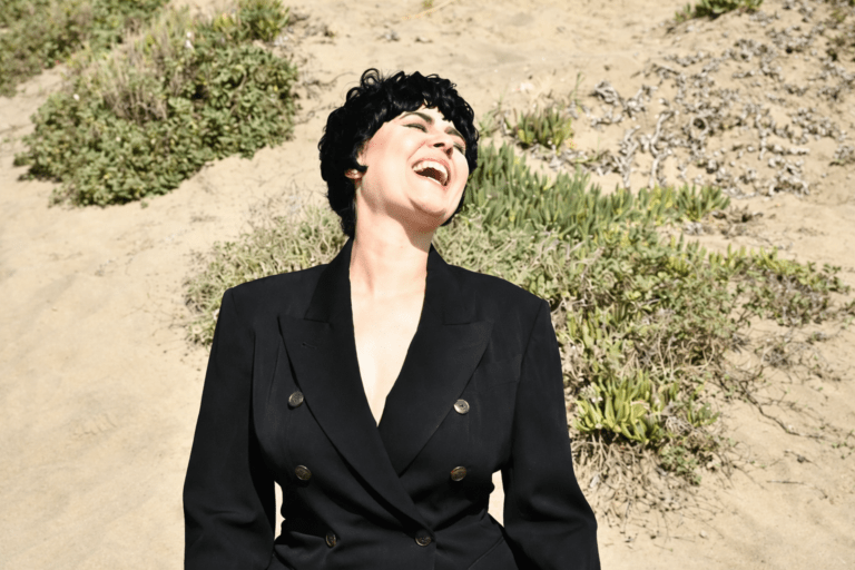 Un intenso omaggio a Mia Martina per il prossimo spettacolo in scena al Teatro Torti di Bevagna