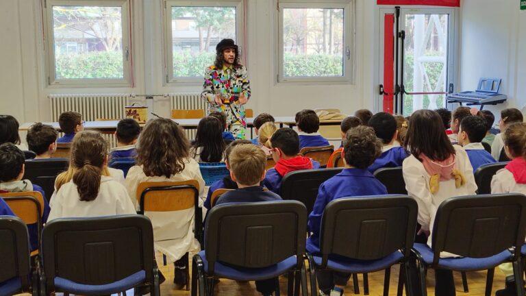 “Capitan Gentilezza” è arrivato nelle scuole dell’infanzia e primaria di Città di Castello grazie al Progetto Gentilezza promosso da Inner Wheel Club