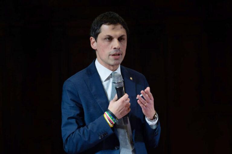 A Cronache dal Palazzo, Andrea Romizi