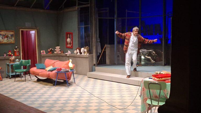 Flavio Insinna incanta Città di Castello: teatro pieno agli Illuminati