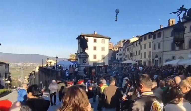 56ª edizione del Carnevale di Anghiari: festa e sole per grandi e piccini