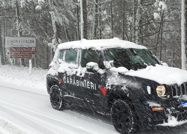 Bufera in Valtiberina, medico bloccato sulla Marecchiese: decisivo l’intervento dei Carabinieri
