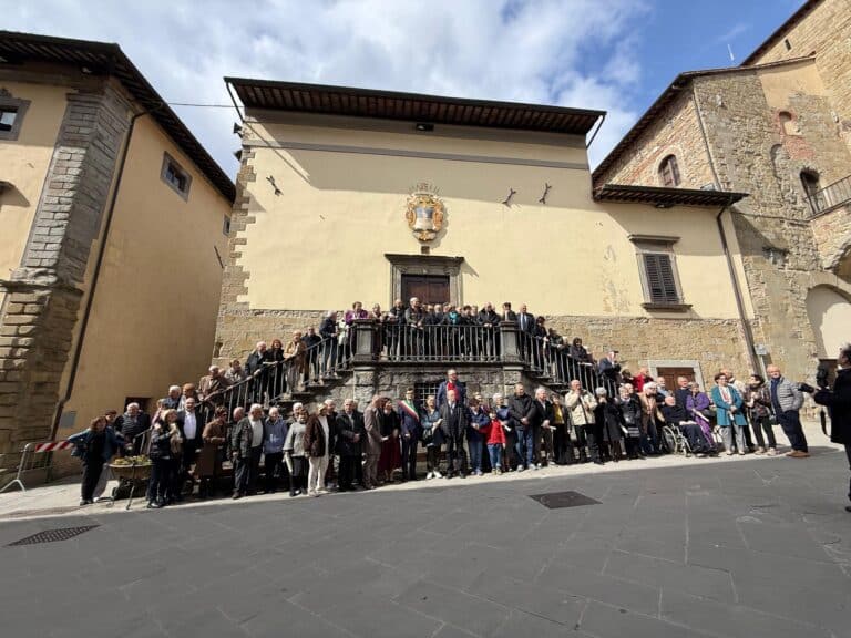 Sansepolcro celebra le nozze d’oro: pergamena per 70 coppie della città