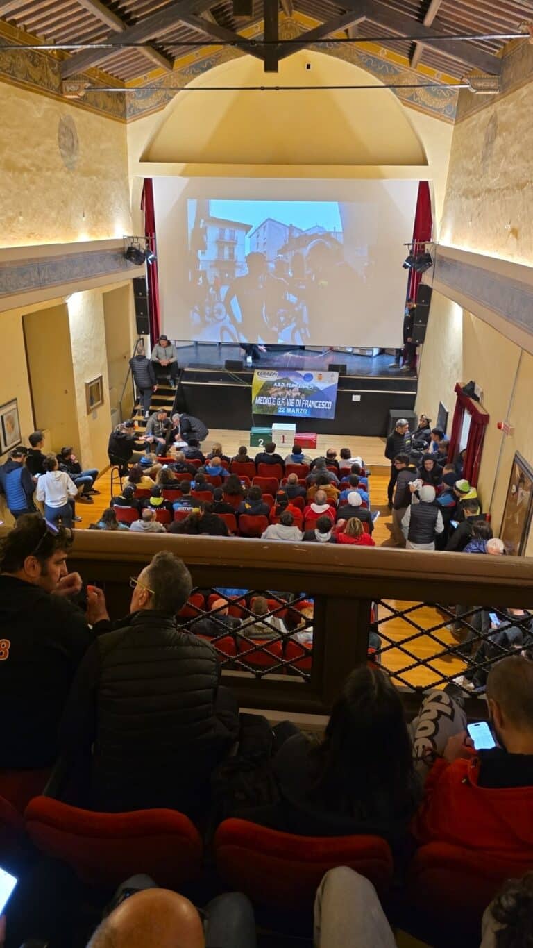 Pieve Santo Stefano, teatro pieno per la premiazione della MTB “Le Vie di Francesco”