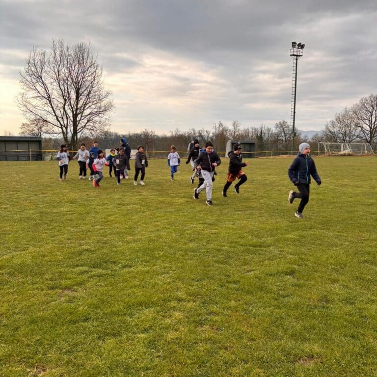 Giovani atleti in gara alla EcoCorsa del Lago: entusiasmo e divertimento per l’Atletica Libertas