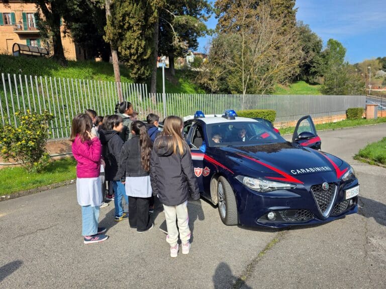 Città della Pieve, gli studenti dell’Istituto “Pietro Vannucci” in visita alla caserma dei Carabinieri