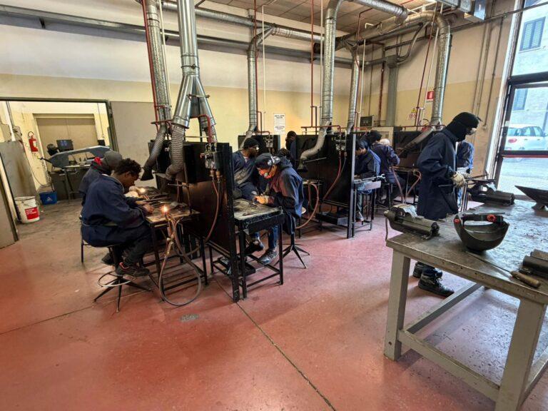 Scuola Bufalini: successo per i corsi GOL, al via due nuove edizioni proseguono con risultati positivi i corsi di saldatura e italiano, con 65 allievi coinvolti