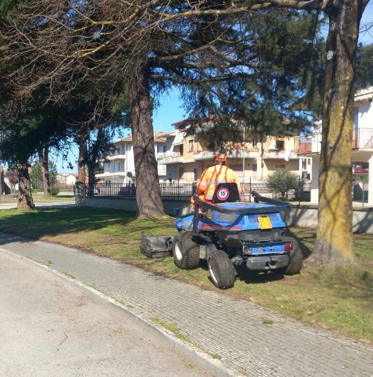 Comune di San Giustino, al via il piano sfalci nelle aree verdi