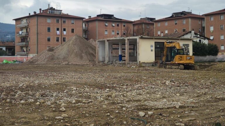 Scuola Dante Alighieri, arrivano i fondi: 21,5 milioni per Città di Castello e Roseto