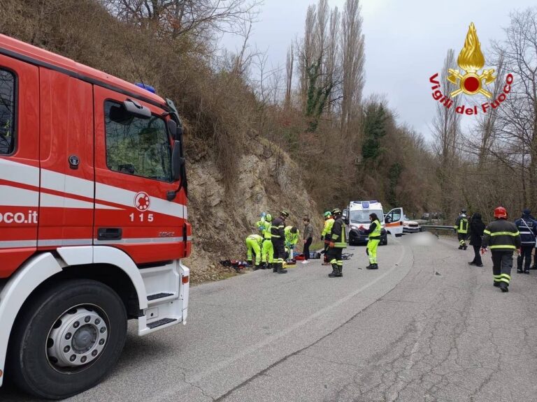 Incidente a Pietralunga: scontro tra moto e bicicletta, un morto e un ferito grave