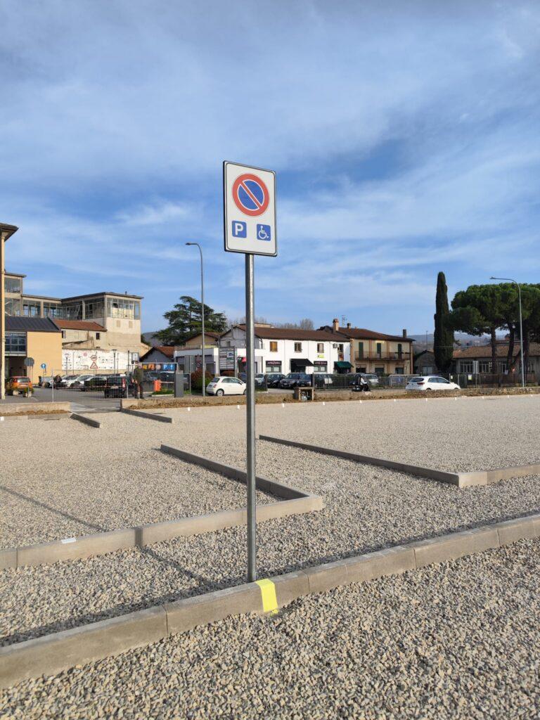 Città di Castello, apre il nuovo parcheggio gratuito dell’ex scuola Garibaldi: 92 posti auto
