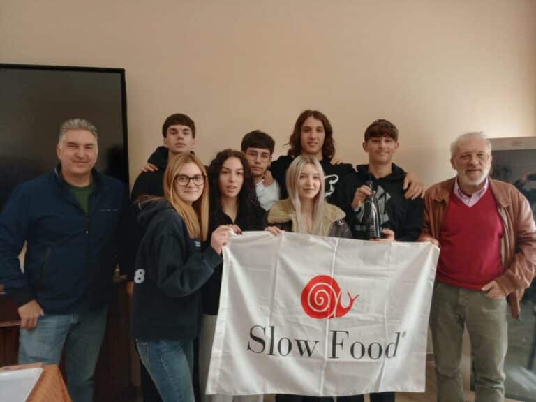 All’Alberghiero Cavallotti lezione sull’olio EVO con Slow Food: protagonisti gli studenti