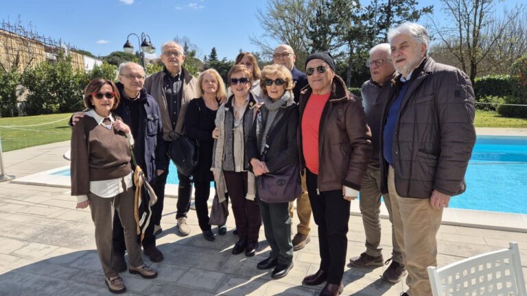 A 55 anni dal diploma, la 3B del liceo classico si ritrova tra ricordi e sorrisi