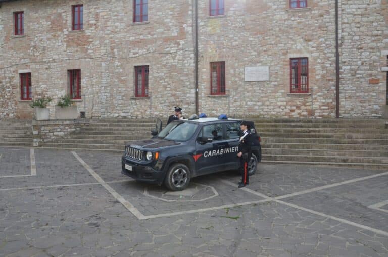 Corciano, taglia il braccialetto elettronico: arrestato 53enne