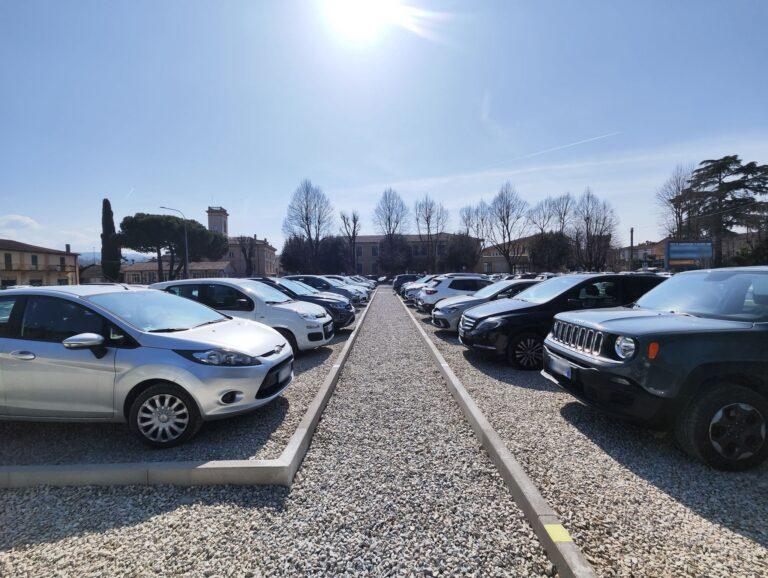 Il nuovo parcheggio dell’ex scuola Garibaldi a Città di Castello apre con il tutto esaurito