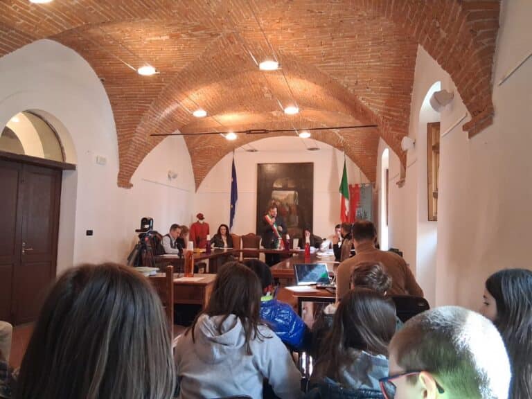 Citerna, i giovani protagonisti in Consiglio: le scuole celebrano la Costituzione