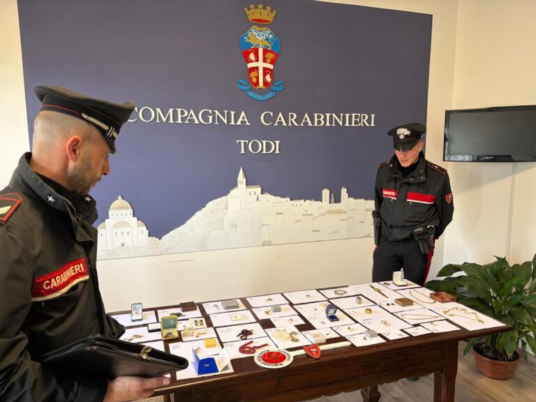 Truffa a 83enne a Cesena: i Carabinieri bloccano il 34enne a Todi e recuperano gioielli per 15mila euro