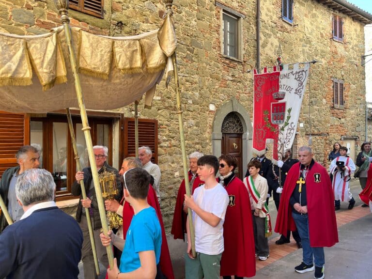 Preggio, il Martedì di Pasqua rinnova la tradizione della Santa Spina tra fede e comunità