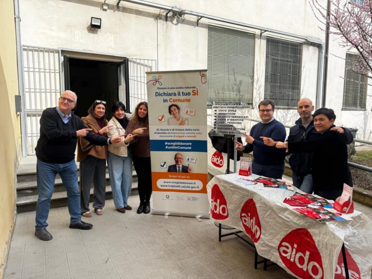 Città di Castello, Giornata della donazione organi: la città si illumina di rosso per dire “Sì” alla vita
