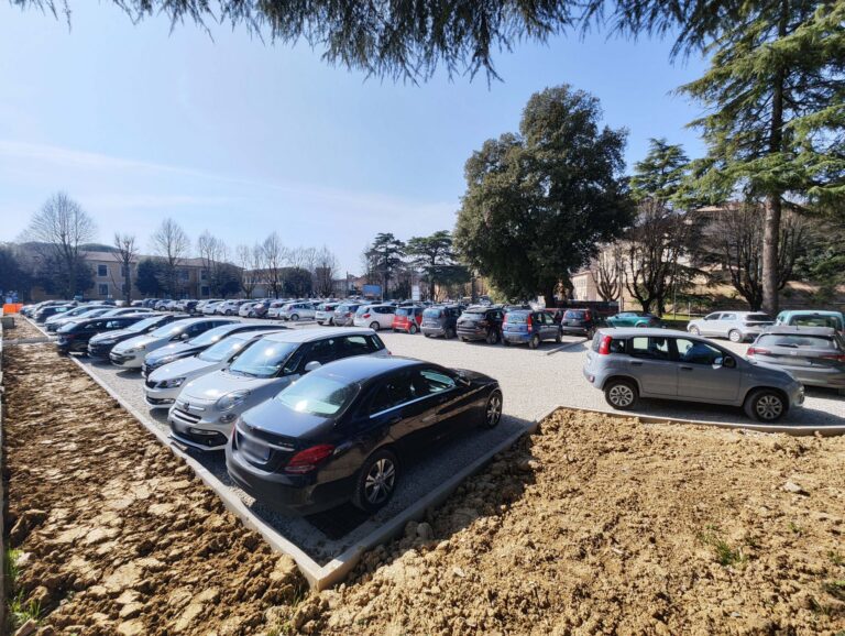 Parcheggi, Secondi replica a Serafini: “Città di Castello tra le città con più posti gratuiti”