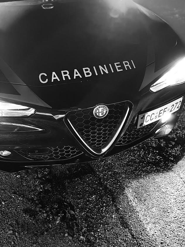 Palpeggia una studentessa vicino alla stazione e poi si scaglia contro i Carabinieri: arrestato 78enne a Perugia