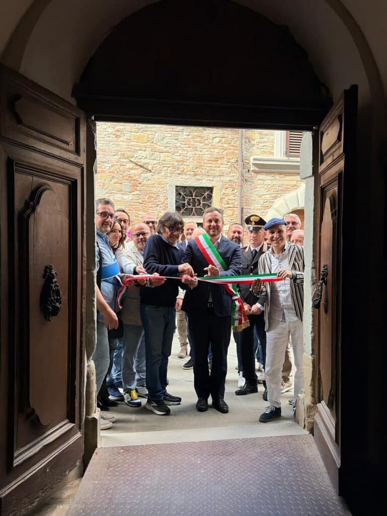 “Giganti Fragili”, Citerna e Fighille si trasformano in un museo diffuso: inaugurata la mostra di Dario Ballantini