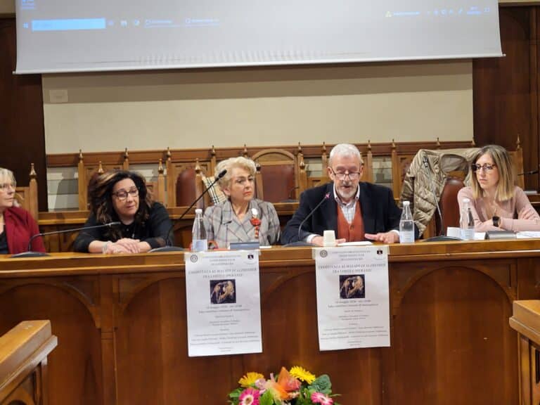 Alzheimer, confronto a Sansepolcro tra limiti, assistenza e nuove prospettive: partecipato incontro a Palazzo delle Laudi