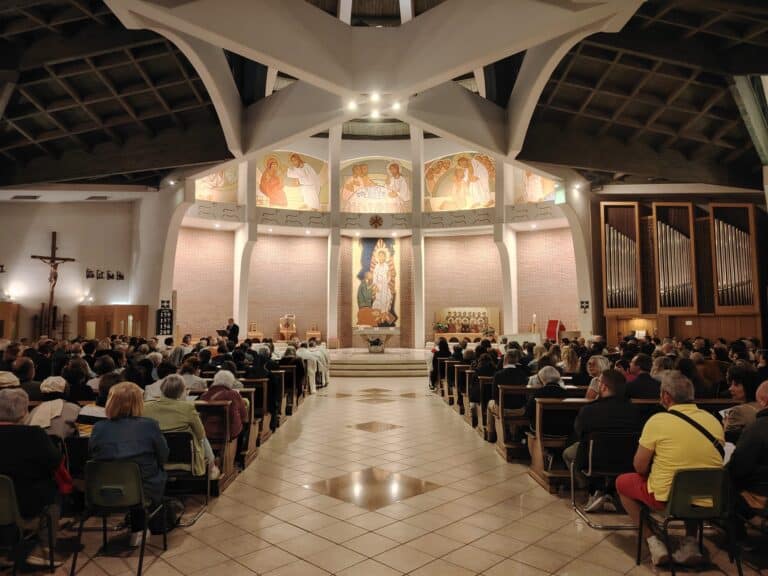 Pentecoste, le diocesi di Città di Castello e Gubbio unite a Umbertide: tanti fedeli alla veglia interdiocesana