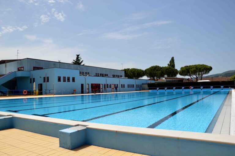 Piscina comunale Città di Castello, vasca esterna pronta a metà giugno