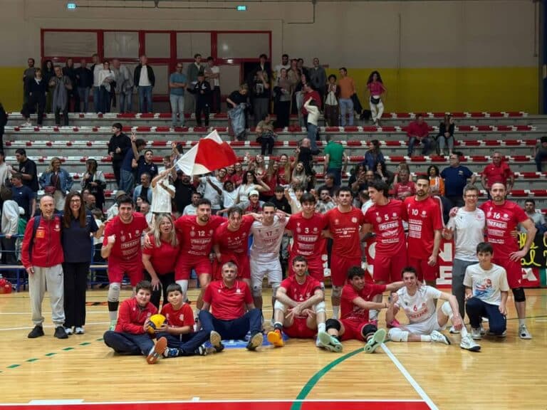 La serata perfetta: Città di Castello Pallavolo piega Monteluce 3-1 e si prende gara 1 davanti a 800 tifosi