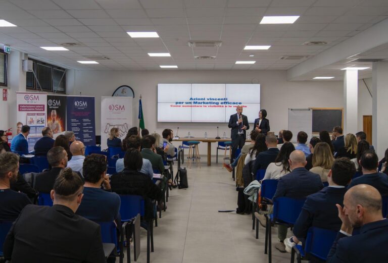 “Sales & Marketing Revolution” fa il pieno al Liceo Plinio il Giovane: imprenditori di nuovo sui banchi di scuola