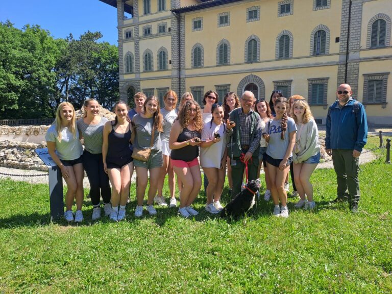 Dagli Stati Uniti all’Altotevere per scoprire il tartufo: studenti americani a lezione tra bosco, cani e sapori del territorio