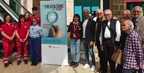 Prevenzione davanti alla Coop: al via a Città di Castello screening sanitari gratuiti con Croce Rossa e Soci Coop