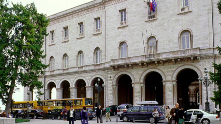Guardia di Finanza, il nuovo Comandante Interregionale Giuseppe Magliocco in visita alla Prefettura di Perugia