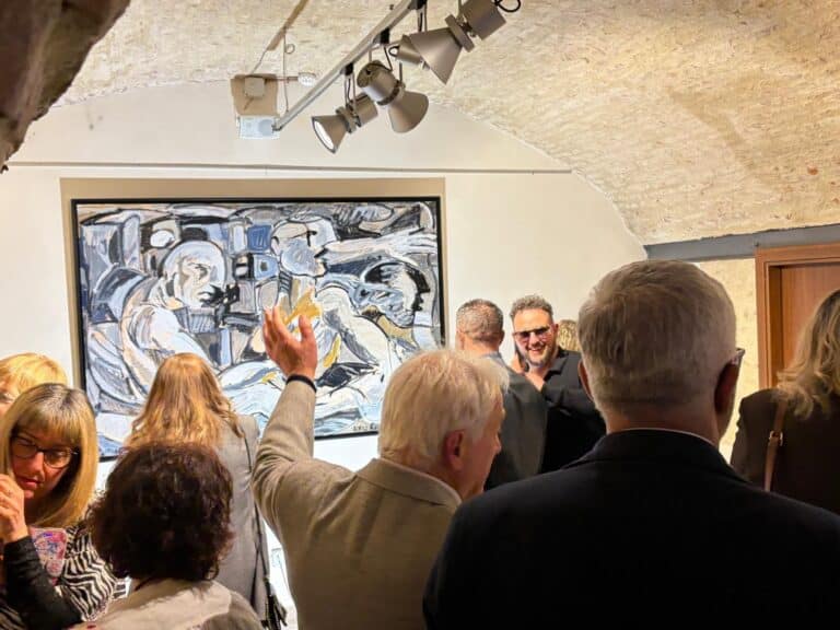 Prosegue con grande successo la mostra “Giganti Fragili” di Dario Ballantini: “Salvo” è l’opera che cattura lo sguardo dei visitatori